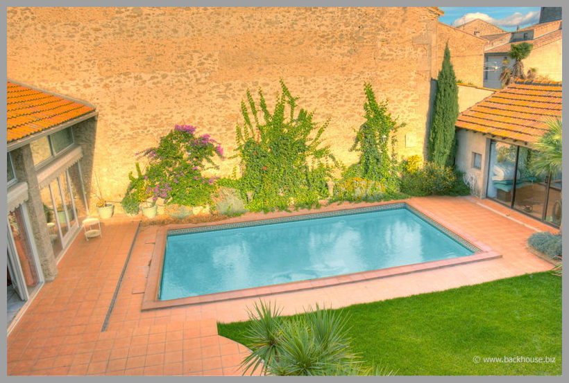 Last Minute Special Offer on Luxury South France Holiday Villa in Nissan with private pool