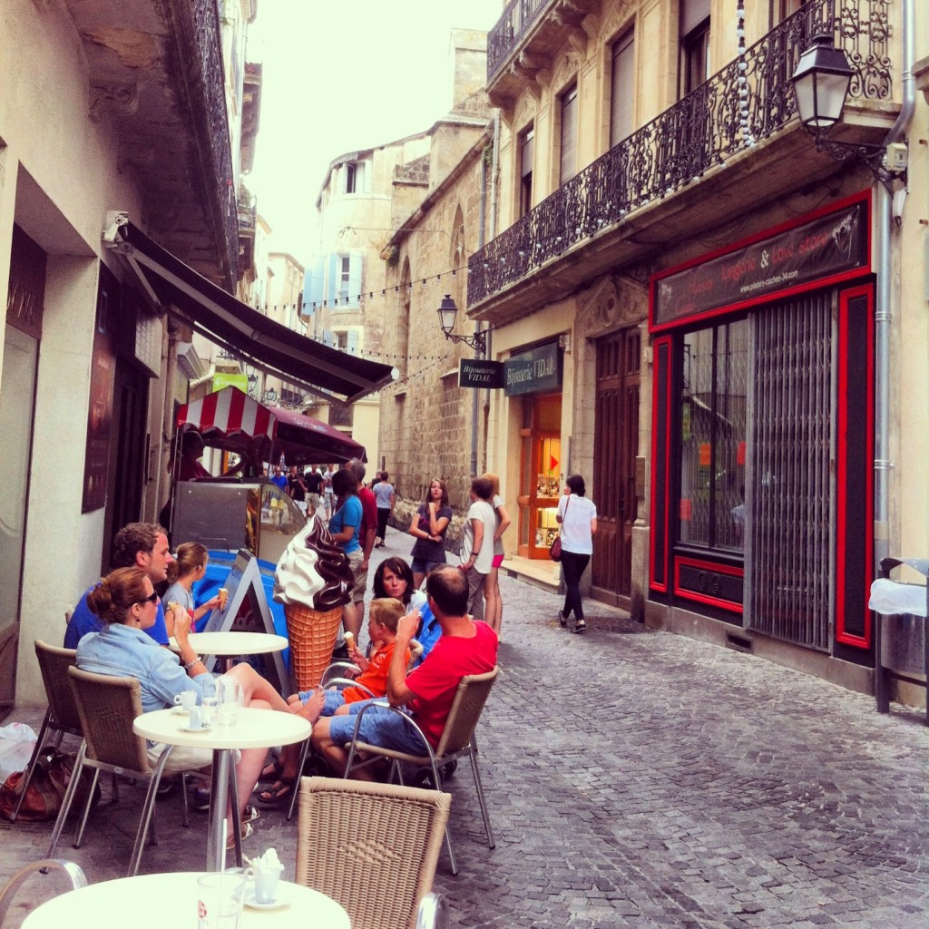 Tea shop, cafe and side street in Béziers