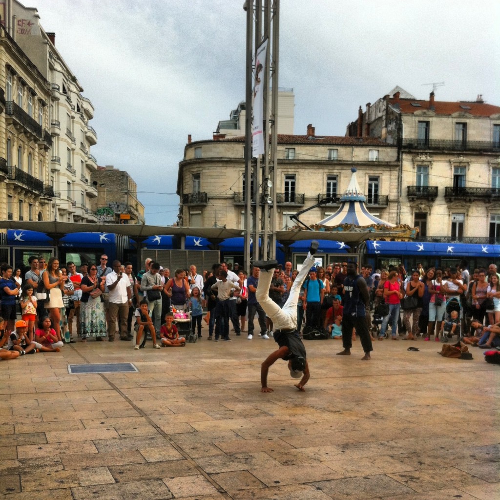 Dancers in Montpellier at Place de la Comédie
